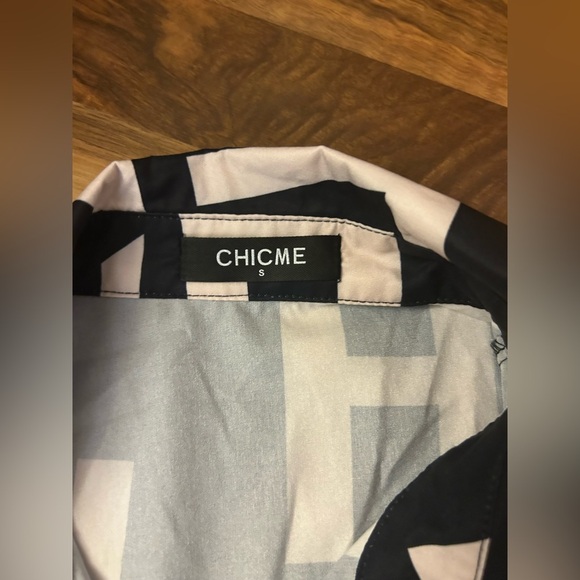 Chic Black and White Patterned button down blouse - Picture 3 of 4